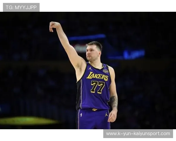 东契奇三分命中，独行侠在终场前锁定胜果